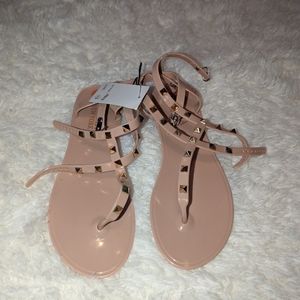 Nwt Emma New York Athena studs sandals